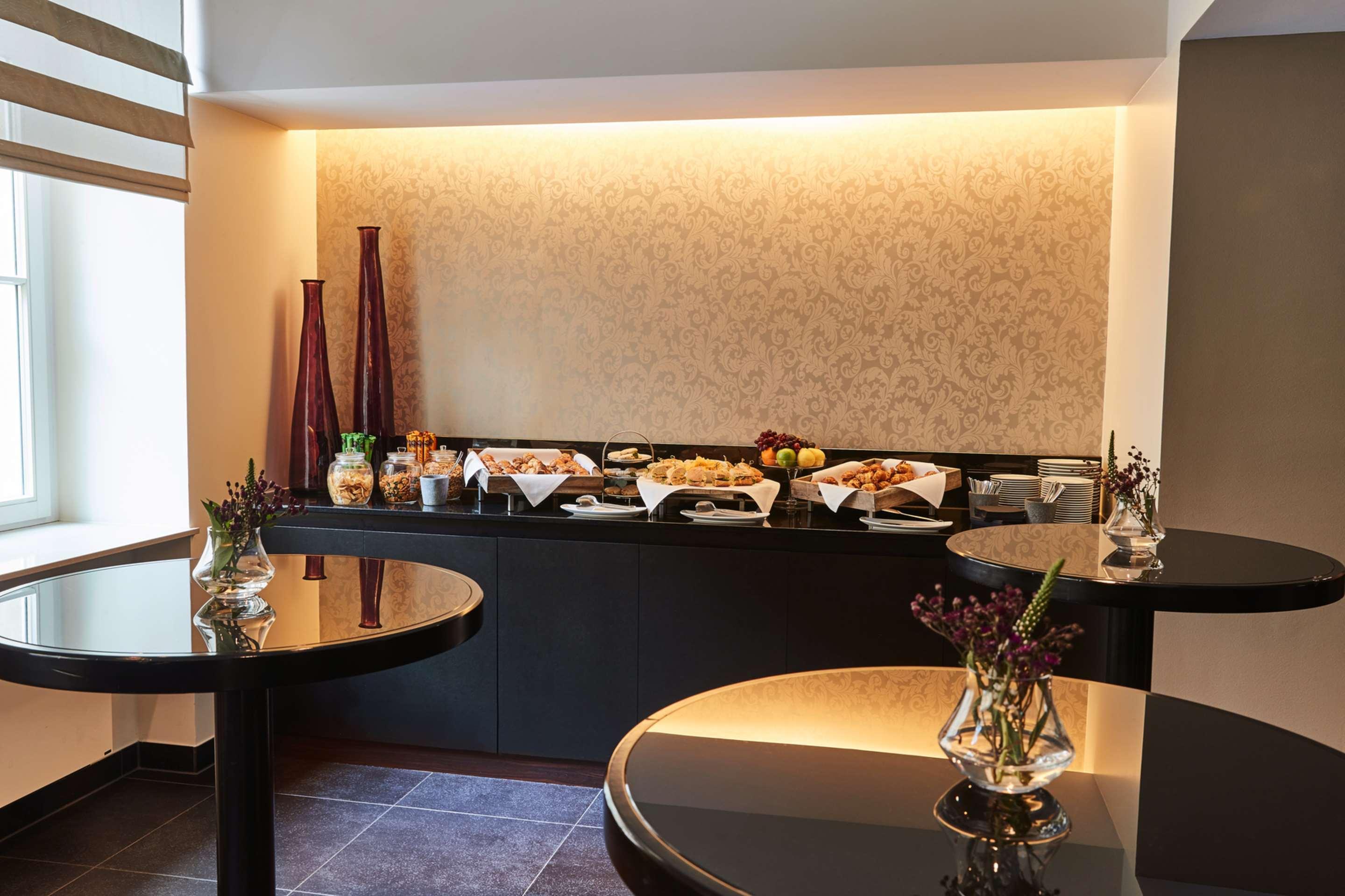 Steigenberger Icon Grandhotel Handelshof Hotel 5*
